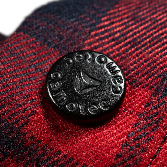 Metal buttons