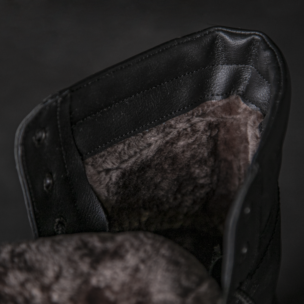 LP Natural Fur Black Boots
