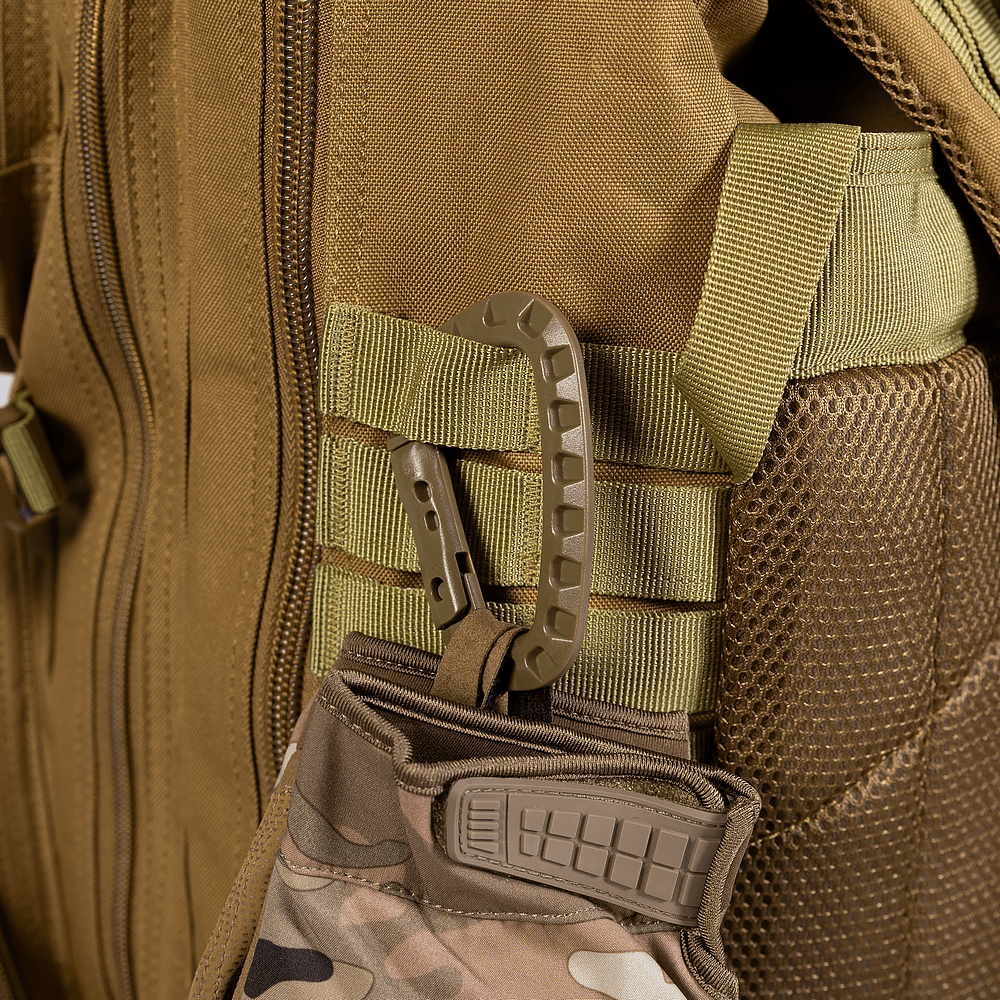 Plastic Carabiner (9.3 cm) Coyote